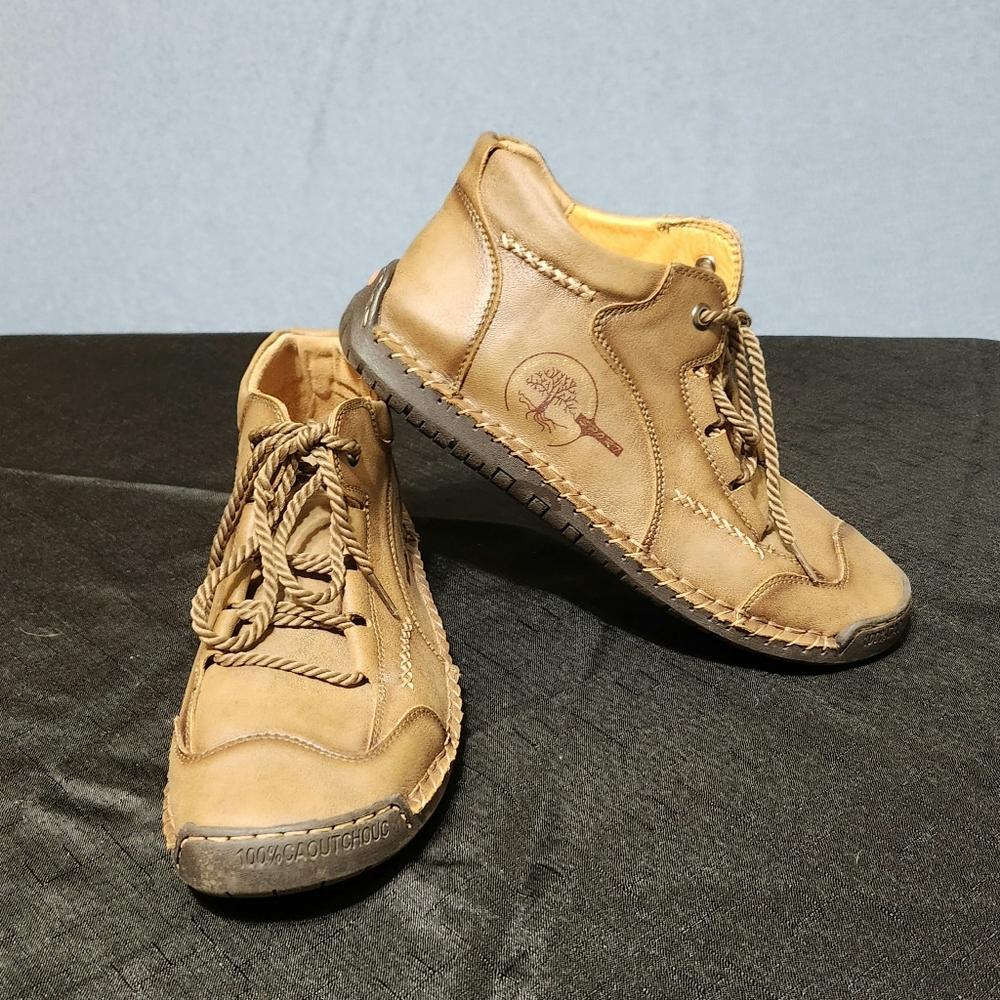 Men Co brown lace up boot shoe. Size 10.5/44